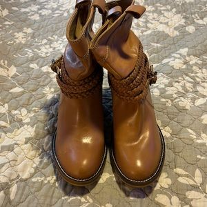 Woman’s Dingo Boots
